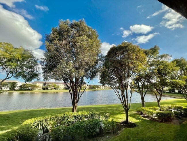 Building Photo - 701 SW 141st Ave