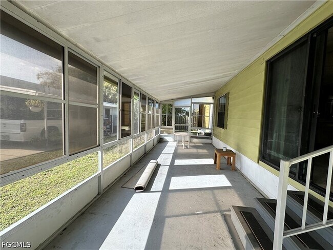 Building Photo - 280 Flame Ln