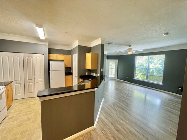 Building Photo - Orlando - 2 Bedroom, 2 Bathroom - $1695.00