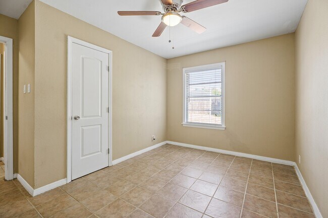 Building Photo - 3209 Chestershire Dr