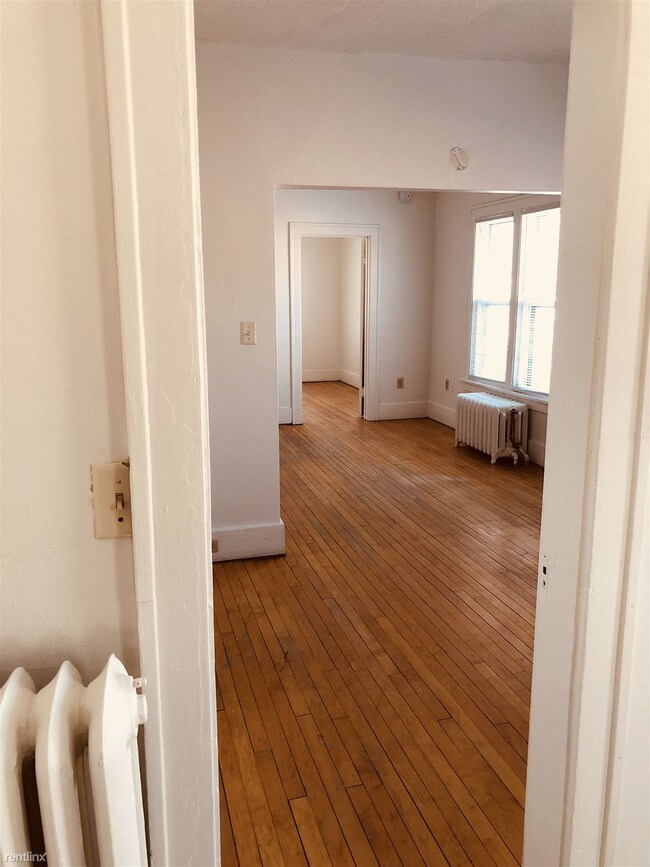 Building Photo - 1 br, 1 bath  - 1010 12th Ave N  near NDSU