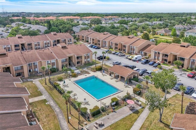 Building Photo - 5235 Vineland Rd