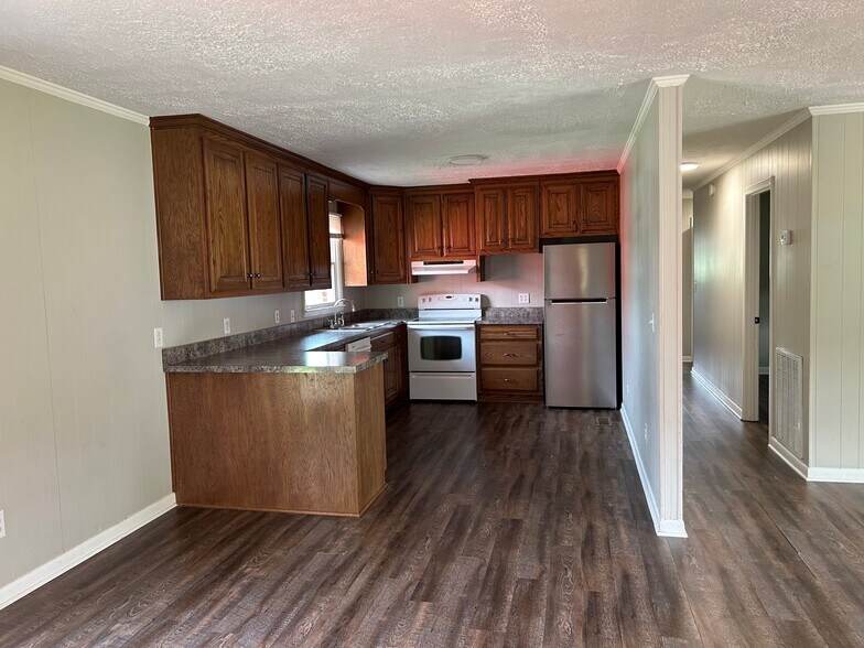 Building Photo - 147 Riddleton Cir