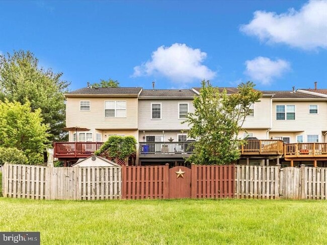 Building Photo - 6338 Towncrest Ct