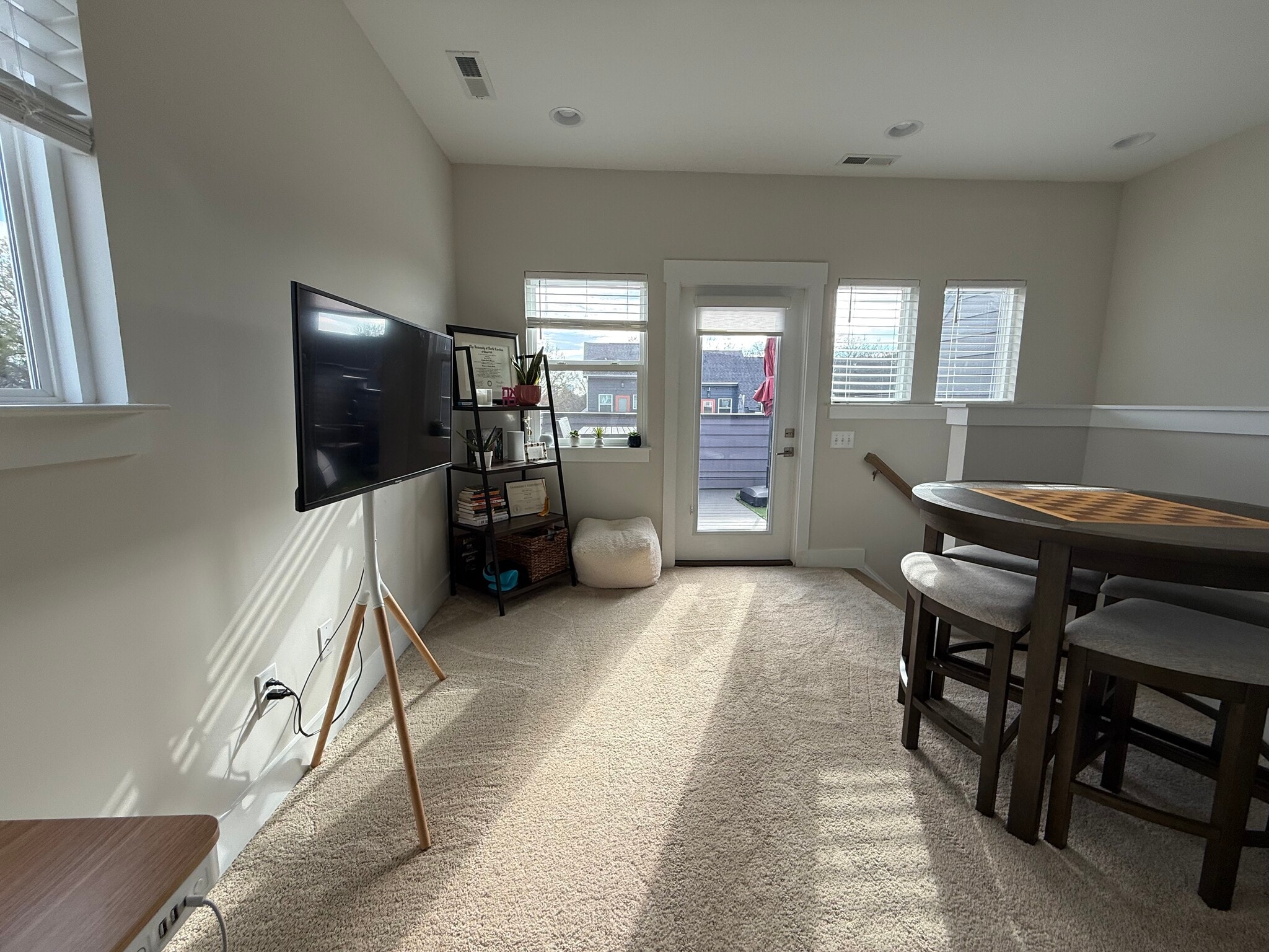 Building Photo - 219 S Bruns Ave