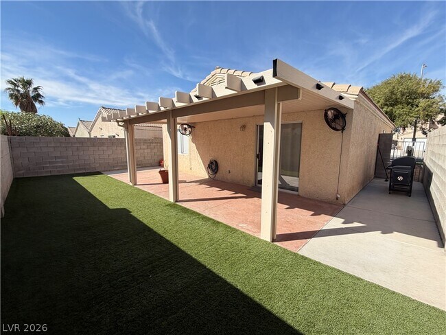 Building Photo - 3244 Idaho Springs St