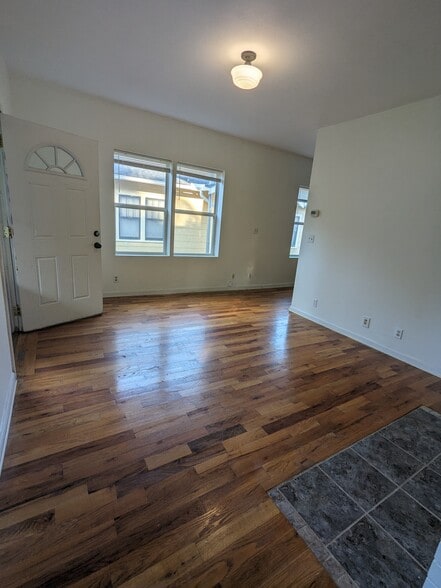 Living room - 3204 E 5th Ave