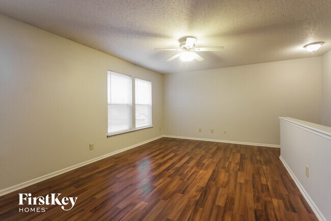 Building Photo - 1327 Jasmine Dr