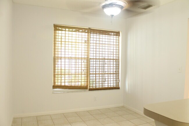 Building Photo - 1522 Ocean Dunes Cir