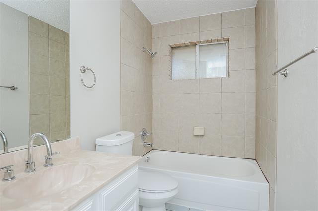 Building Photo - 808 Quail Brook Dr