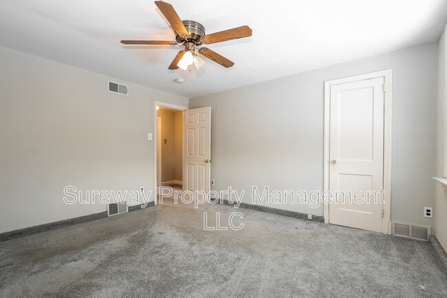 Building Photo - 259 W Wyncliffe Ave