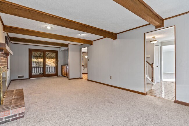Building Photo - 104 Erin Ct