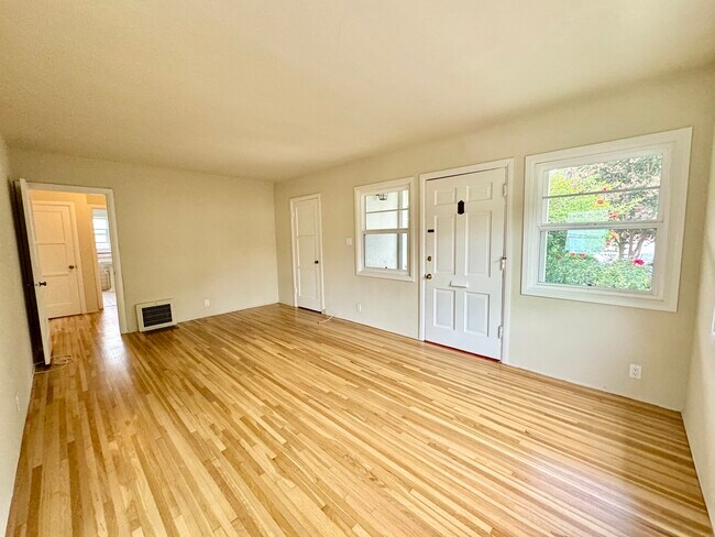 Living Room - 1923 Talmadge St