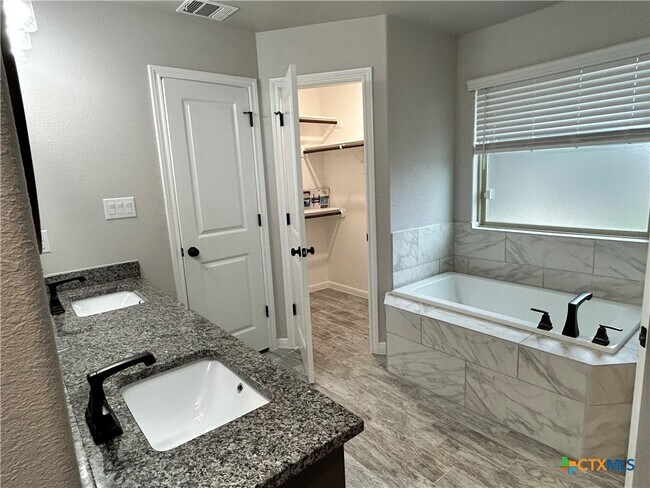 Building Photo - 1614 Curlew Ln