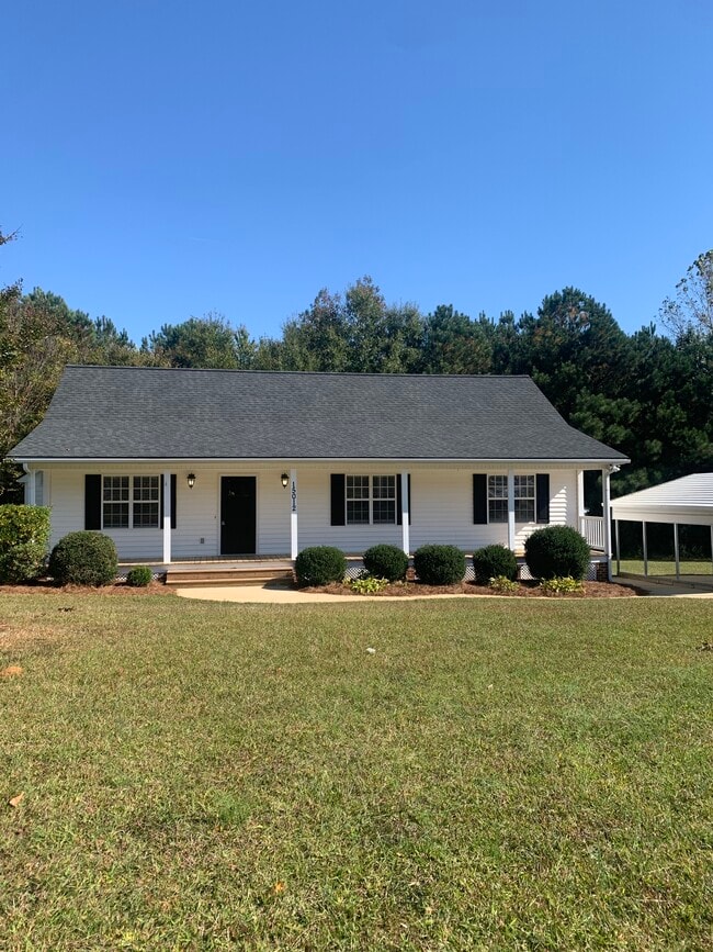 Building Photo - 15012 State Hwy 96