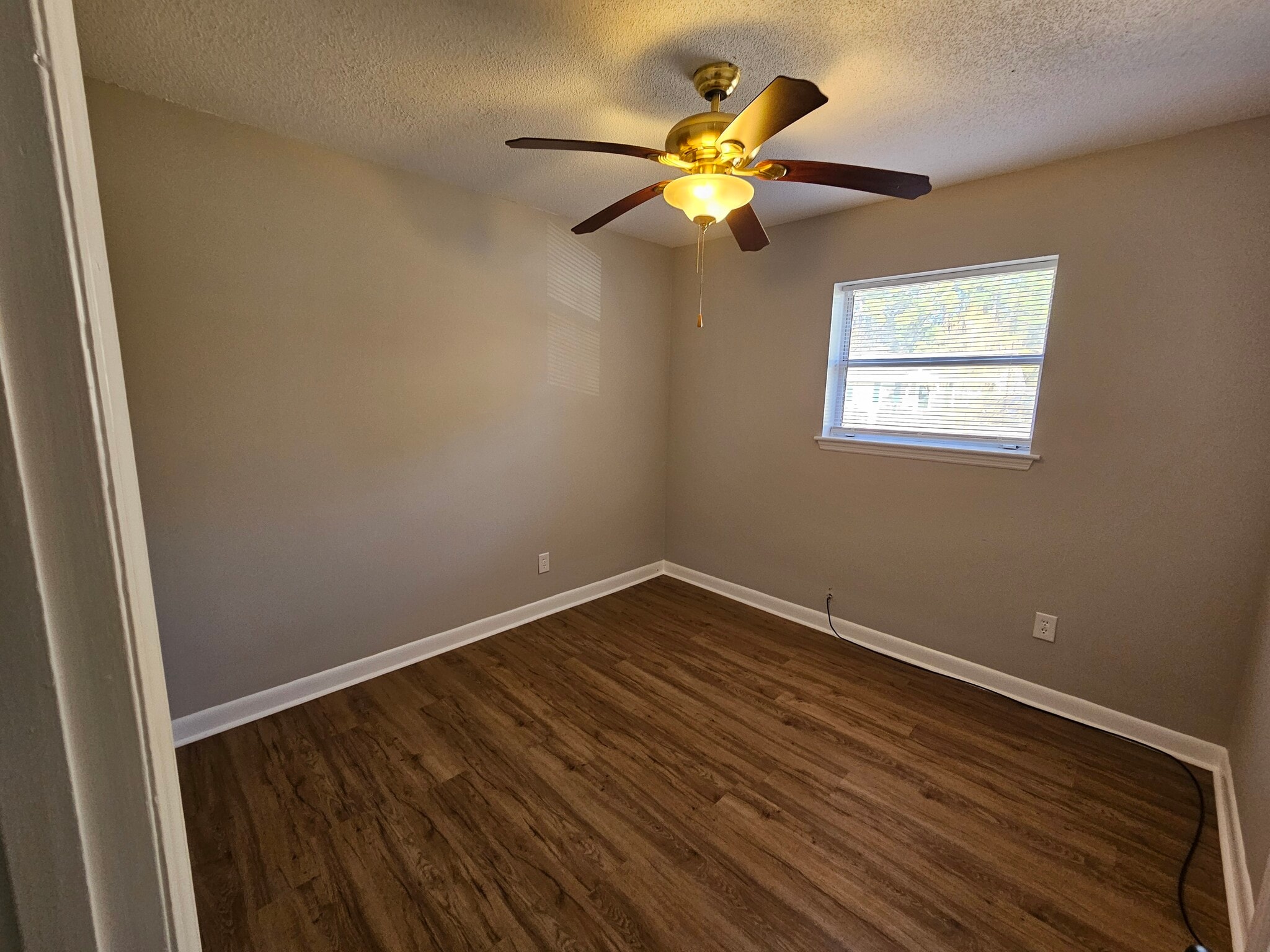 Building Photo - 233 Brighton Rd