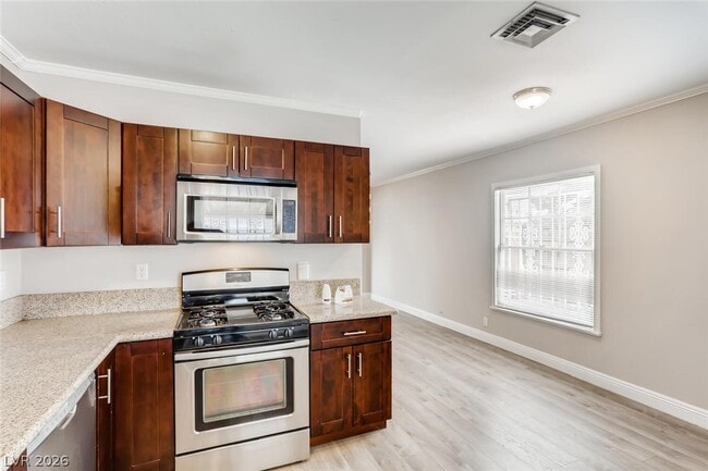 Building Photo - 904 Biltmore Dr