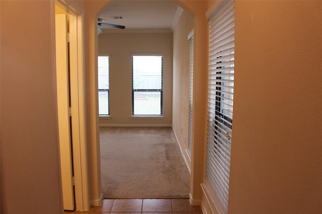 Building Photo - 6643 Sharpstone Creek Ln
