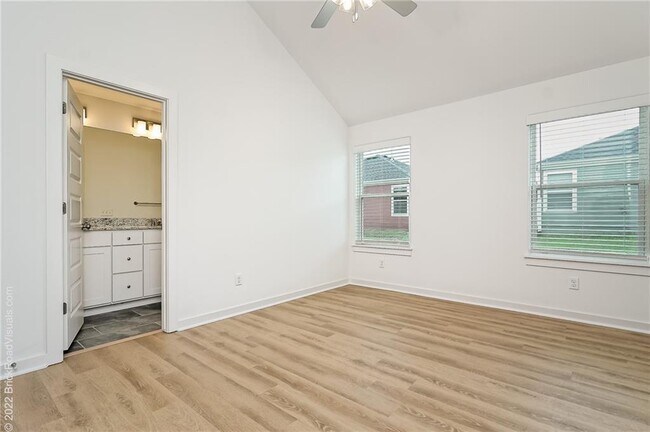 Building Photo - 5772 Holdcroft Dr