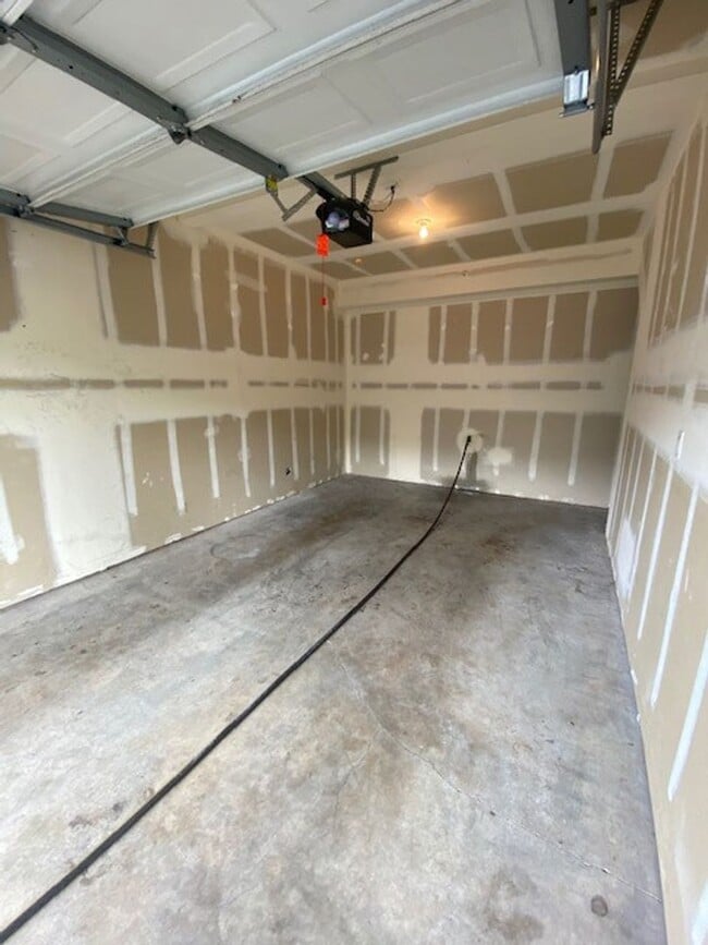 Building Photo - Beautiful Condo off Ellsworth!