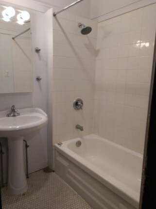 Building Photo - 4636 N Francisco Ave