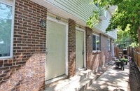 Building Photo - 804 W 7th St