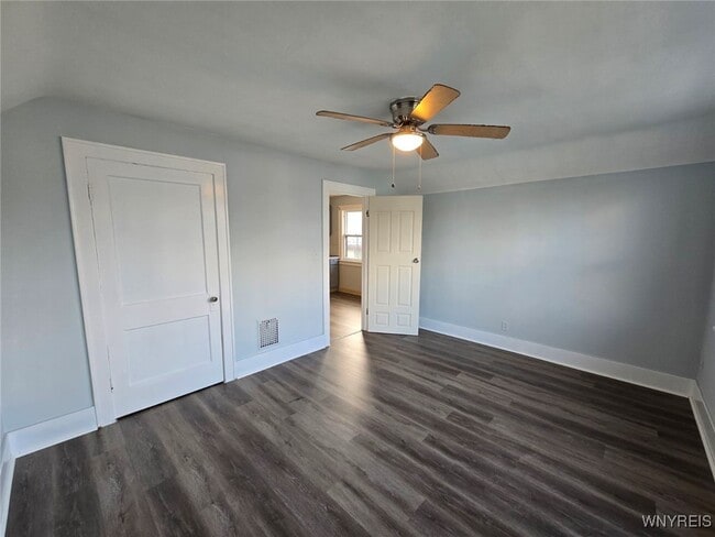 Building Photo - 693 Lasalle Ave