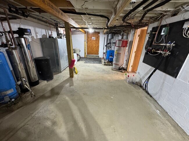 Building Photo - 1292 Lenox Rd