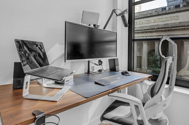 Building Photo - 980 6th Ave