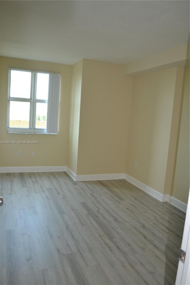 Building Photo - 50 Menores Ave