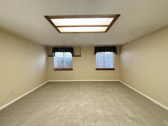 Building Photo - 10152 Snow Iris Way
