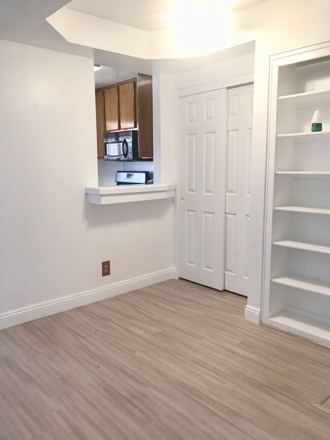 Building Photo - Coming Soon!! Live in the heart of Downtow...