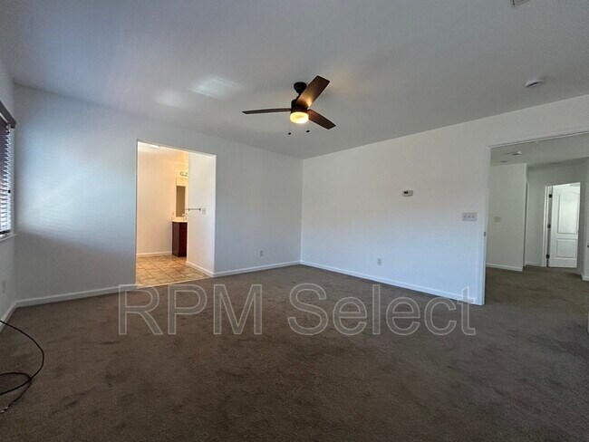 Building Photo - 35 Seatuck Ct