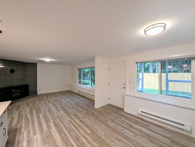 Building Photo - 1bd/1ba Brier Condo