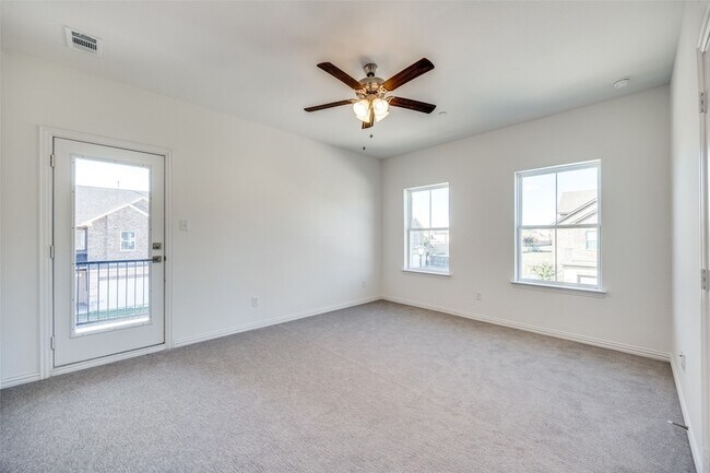 Building Photo - 2402 Ash Ln