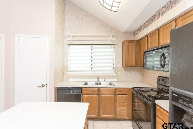 Building Photo - 1767 Eaglewood Drive