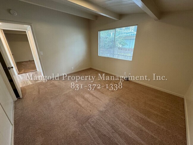 Building Photo - 561irv