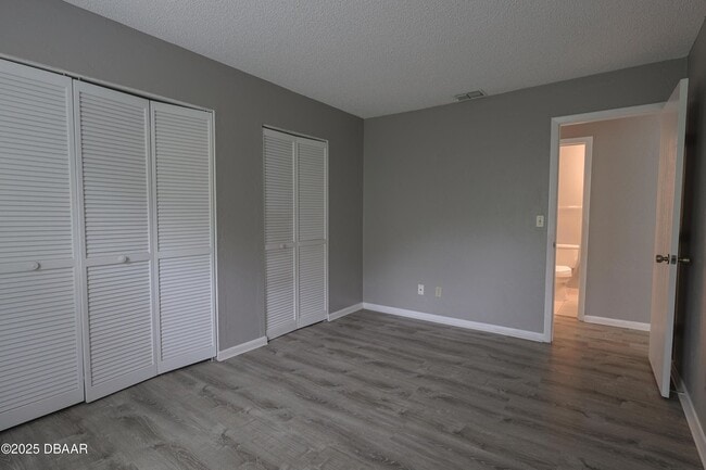 Building Photo - 6175 Sequoia Dr