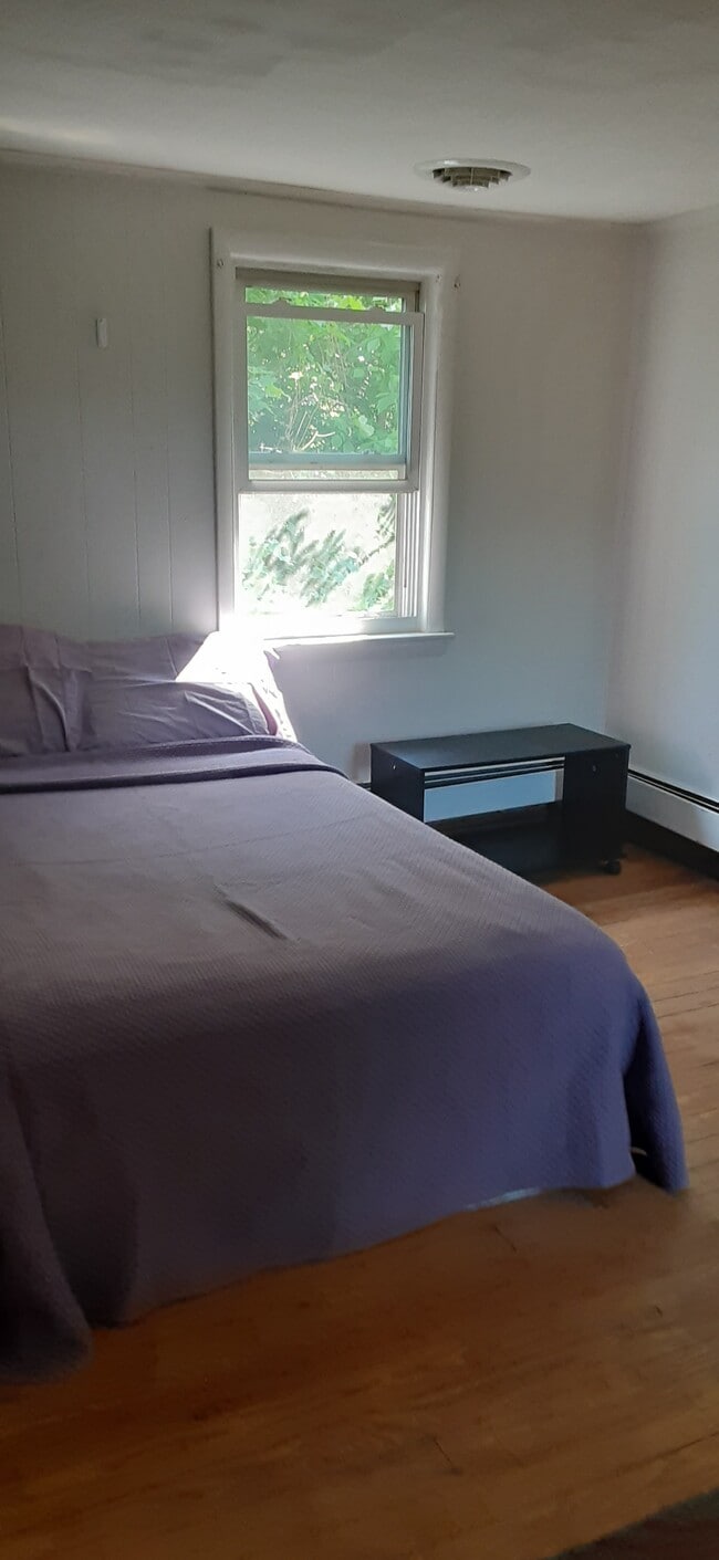 Building Photo - 992 Broad Ln