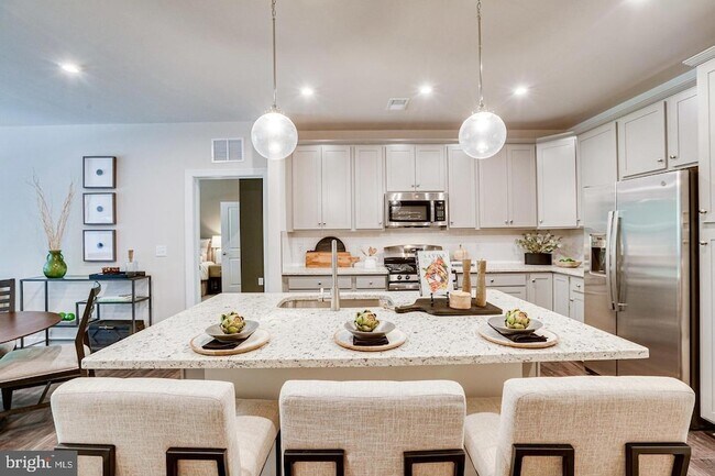 Building Photo - 21731 Dovekie Ter