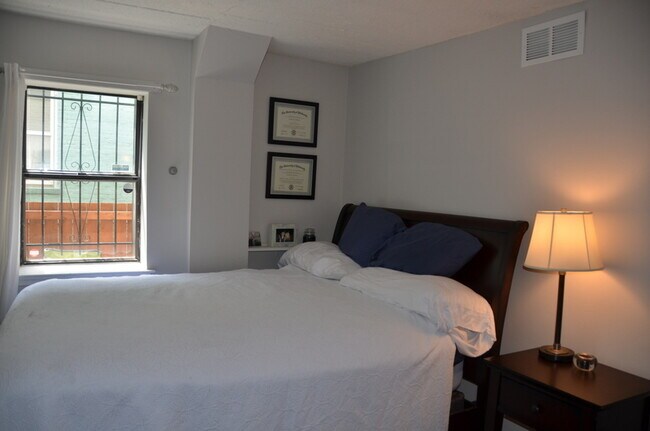 Bedroom - 1320 21st St NW