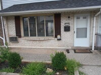 Building Photo - 867 Ulster St