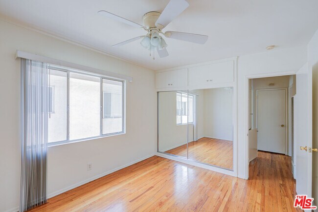Building Photo - 1055 S Wooster St