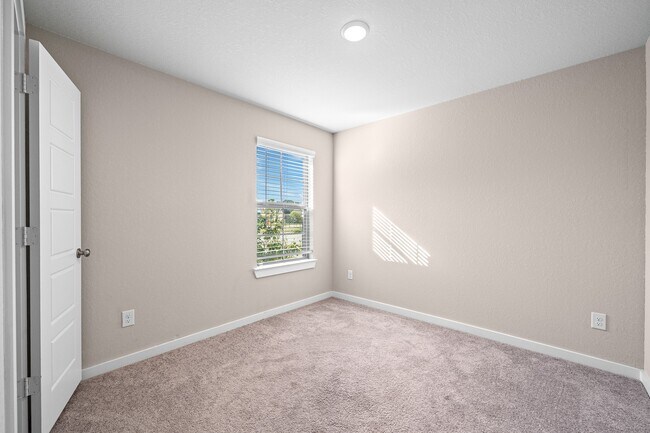 Building Photo - 8154 Royal Breeze Dr