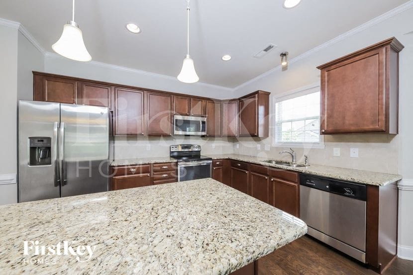 Building Photo - 5810 Woodside Frst Trl