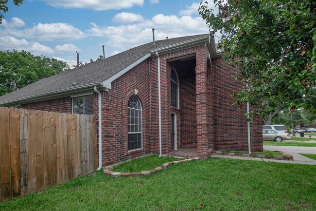 Building Photo - 3603 Lauderwood Ln