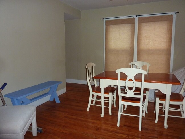 Building Photo - 5BR/2BA Off-Campus Housing Near UTK