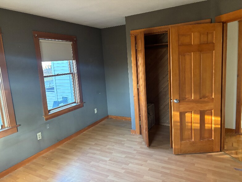 Building Photo - 34 Pleasantdale Ave