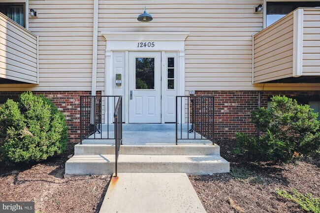 Building Photo - 12405 Hickory Tree Way