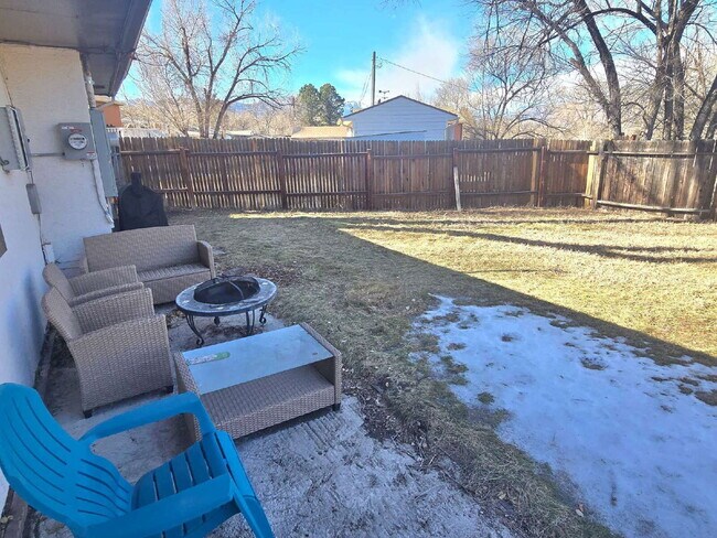 Building Photo - 2534 E San Miguel St